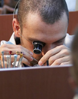 安尼塔·阿普里尔-天津浪琴手表维修服务中心